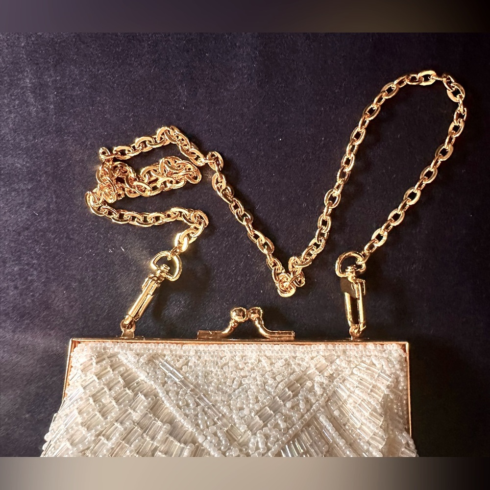 Elegant Small Evening White Beaded Bag w/Shoulder Chain, Excellent Preowned Cond - Picture 7 of 13